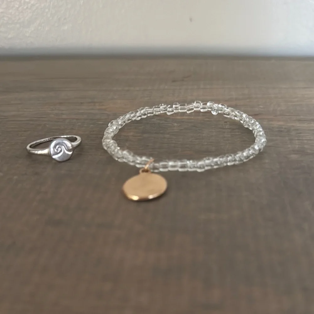 Pure Vida silver wave ring and Gold Dainty stretchy Bracelet - Picture 3 of 3